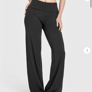 NWT Oner active soft motion straight leg fold over black M/short